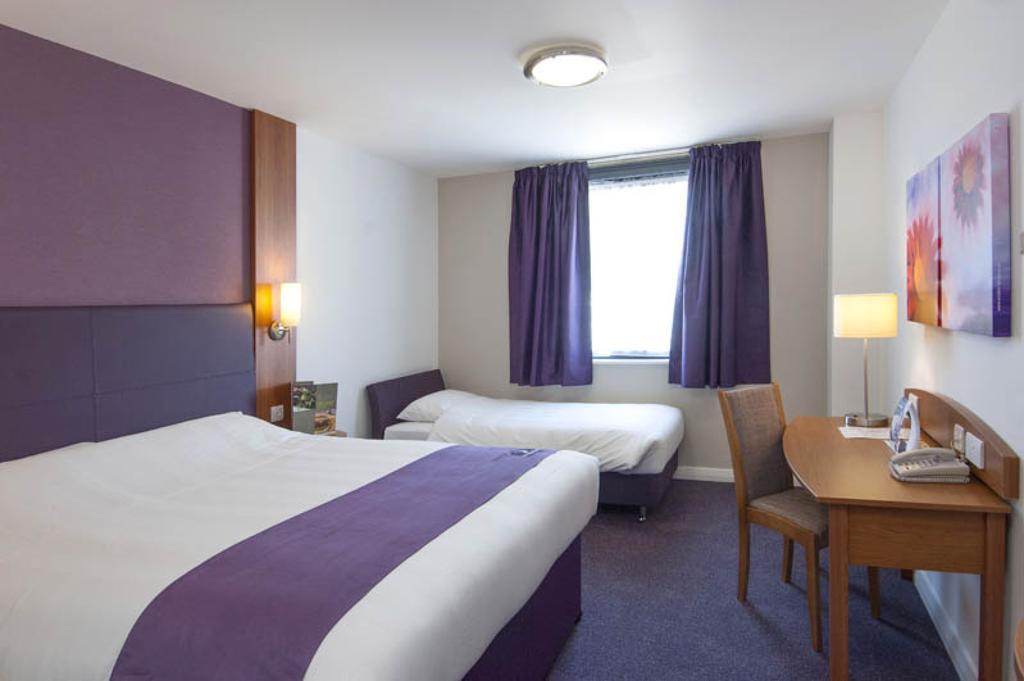 Premier Inn Watford - Croxley Green Bilik gambar