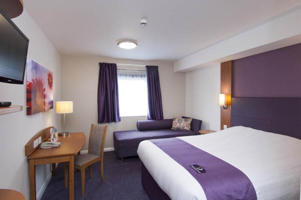 Premier Inn Watford - Croxley Green Bilik gambar